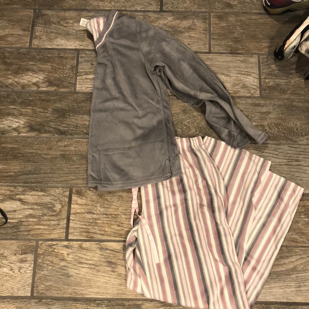 Liz Claiborne Plush Pajama Set